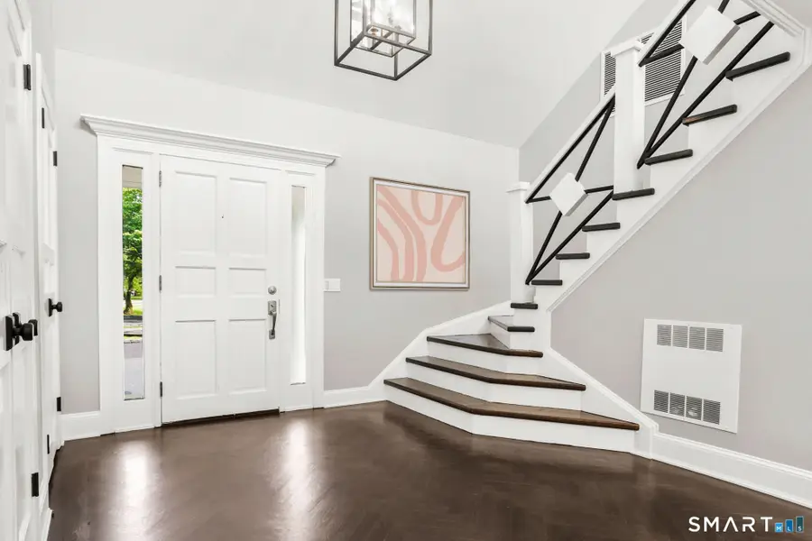 6 Reynwood Manor, Greenwich, CT 06831 - Image #2