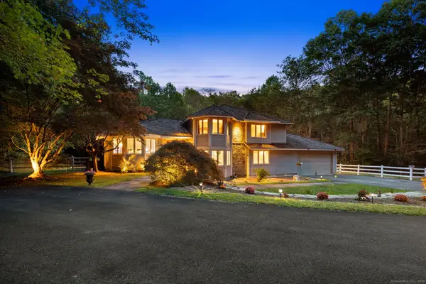 24 Roxbury Road, Woodbury, CT 06798