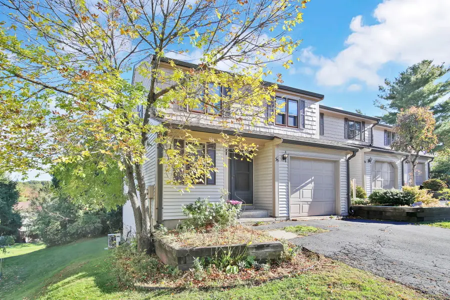 35 Tinsmith Crossing #35, Wethersfield, CT 06109 - Image #2