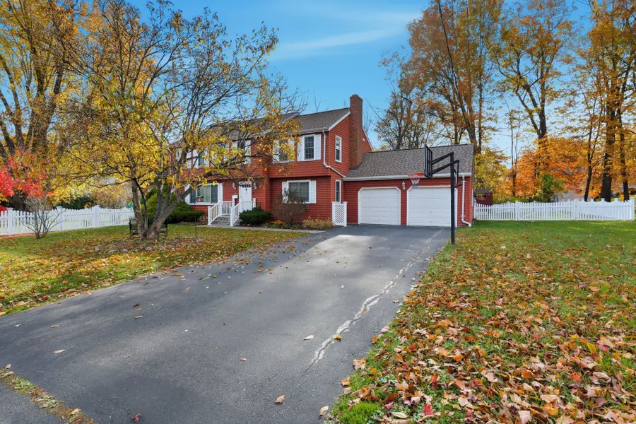 5 Adams Lane, West Hartford, CT 06117 - Image #2