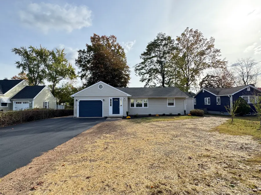 37 Moulthrop Street, North Haven, CT 06473 - Image #2