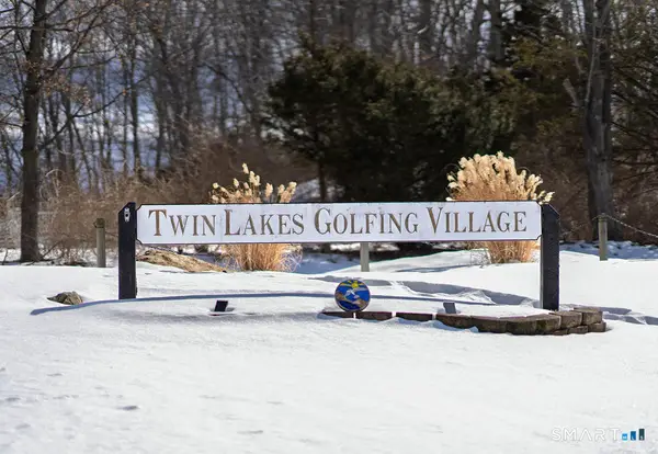 219 Twin Lakes Road #APT A, North Branford, CT 06471