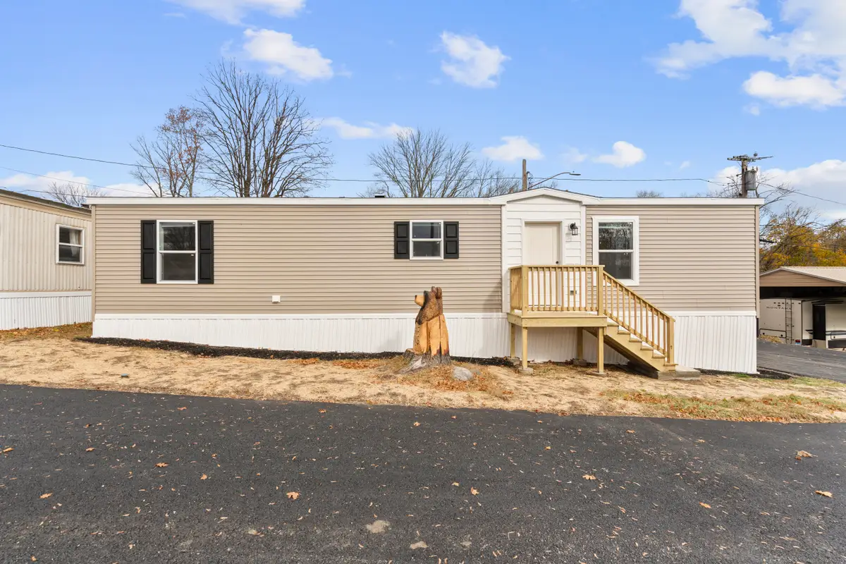 55 Sugar Street #17A, Newtown, CT 06470 - Image #1