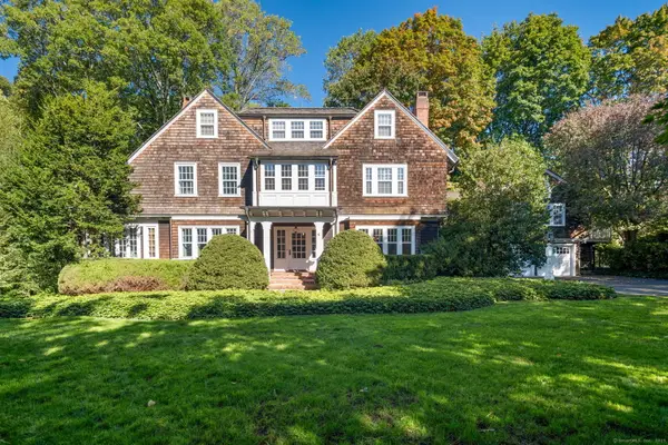 71 Saint Johns Place, New Canaan, CT 06840