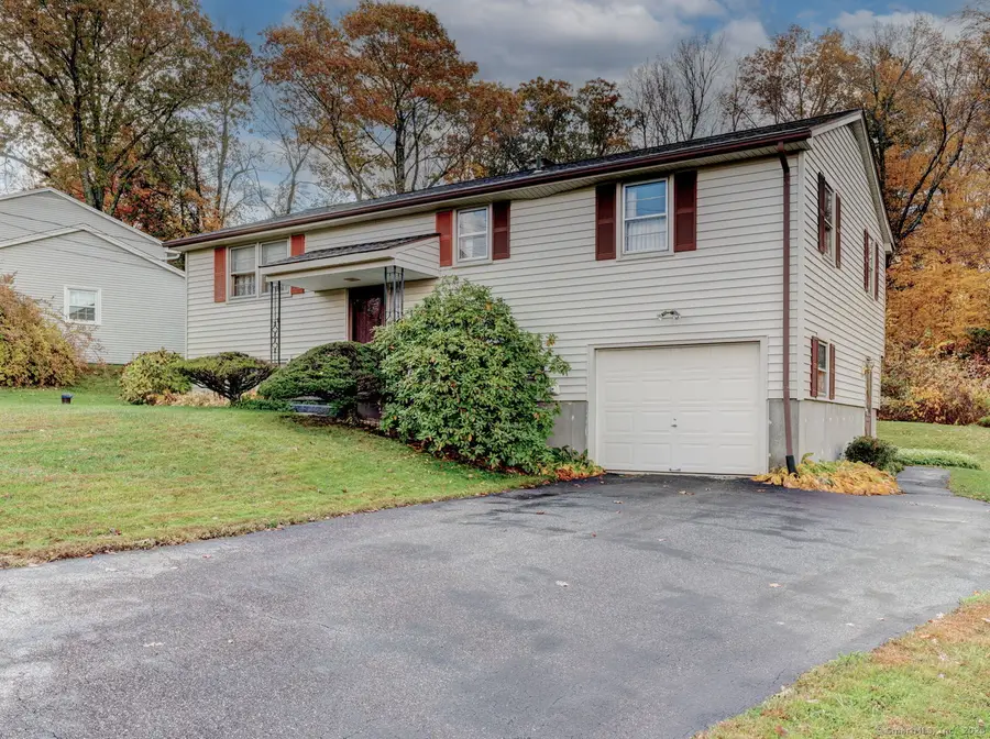 33 Dawn Avenue, Torrington, CT 06790 - Image #2