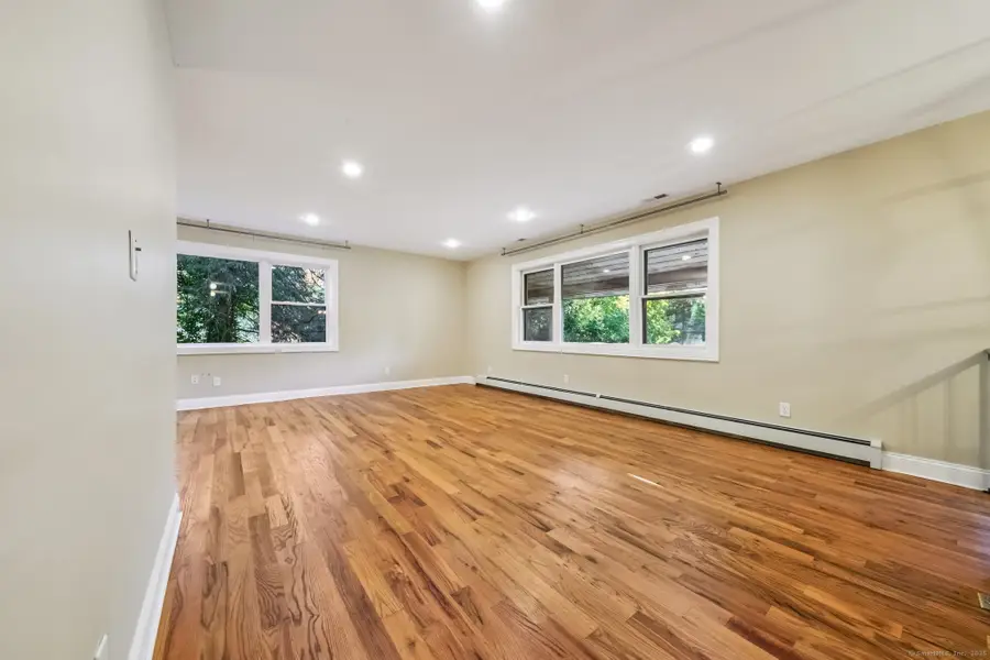 32 Thistle Road, Norwalk, CT 06851 - Image #2