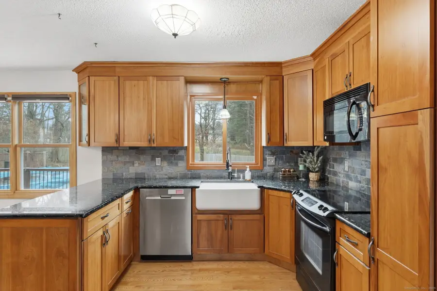 27 Valley Drive, Middletown, CT 06457 - Image #3