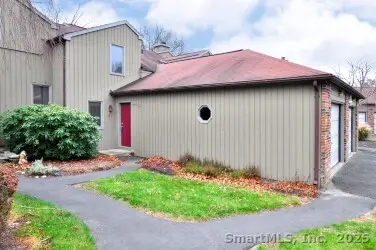 11 Far View Commons #11, Southbury, CT 06488