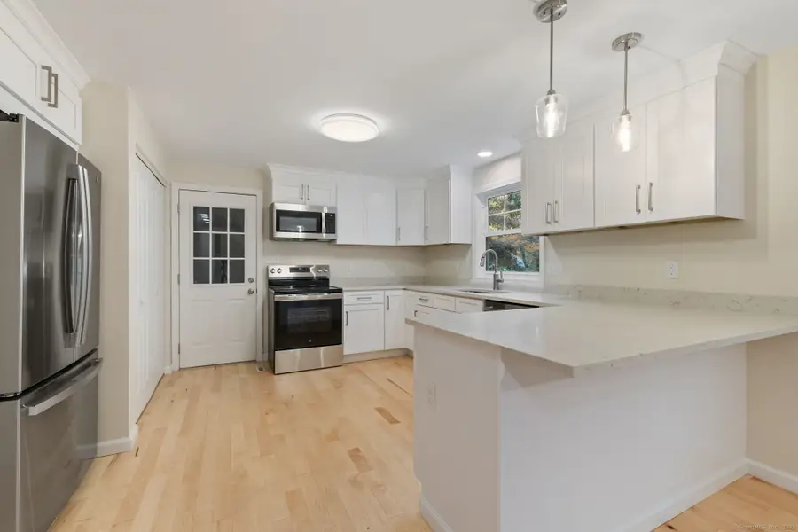 14 Nod Brook Drive, Simsbury, CT 06070 - Image #3