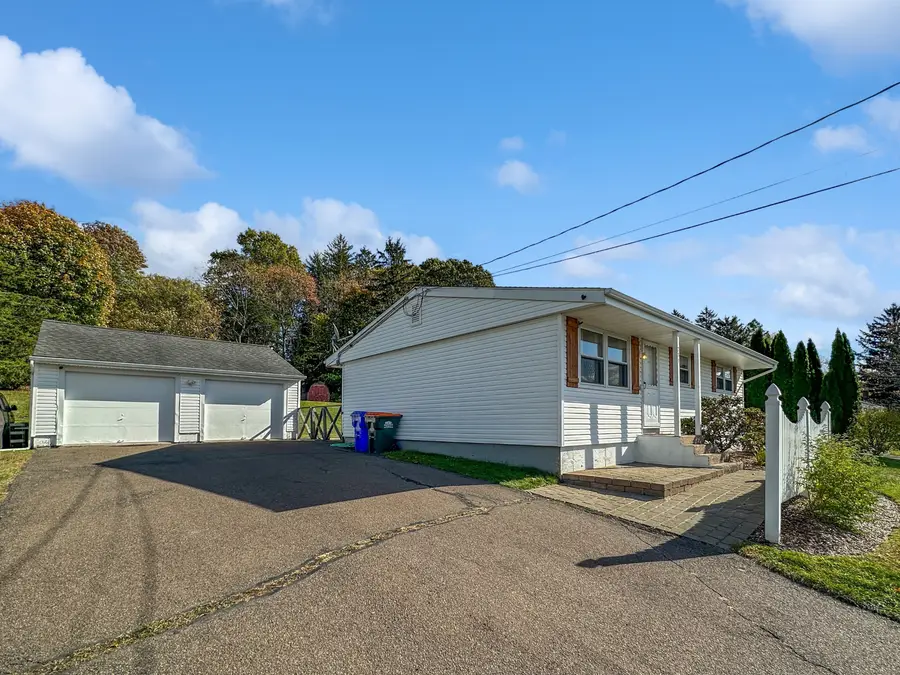 233 Oak Ridge Drive, Middletown, CT 06457 - Image #3