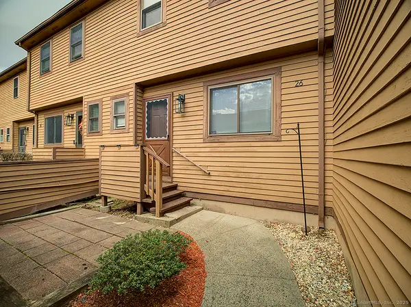 26 Cedar Knolls Drive #26, Branford, CT 06405