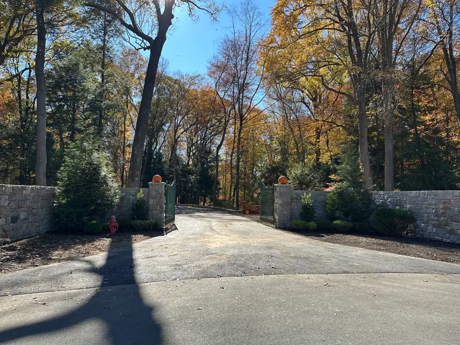 48 Brookwood Lane, New Canaan, CT 06840 - Image #3