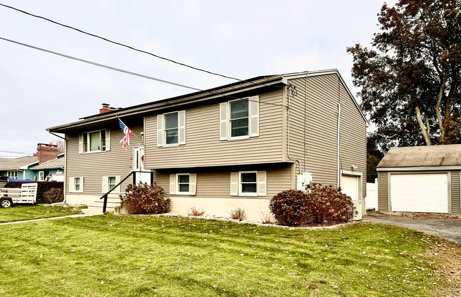 10 Seventh Avenue, Waterford, CT 06385 - Image #2