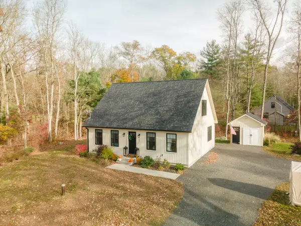 100 Squaw Rock Road, Plainfield, CT 06354