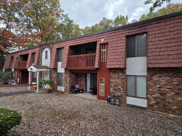 35 Woodsedge Drive #APT 4C, Newington, CT 06111