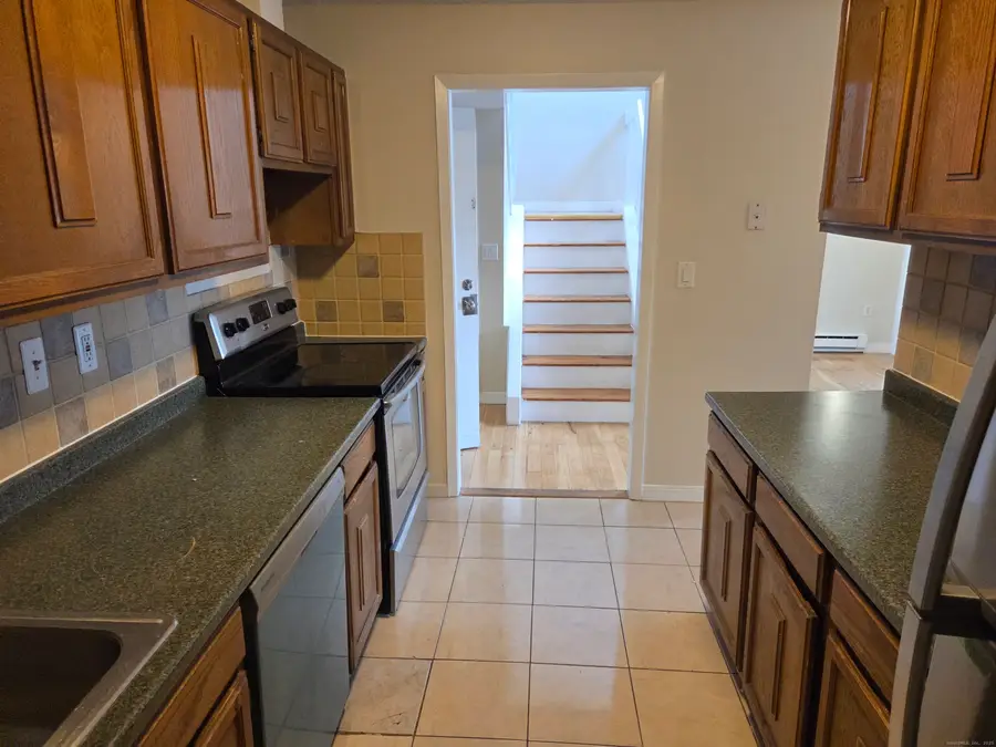 100 Kane Street #APT D10, West Hartford, CT 06119 - Image #3