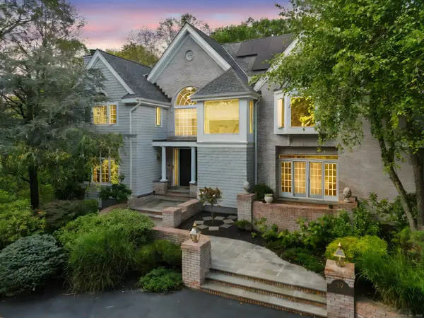 39 Running Brook Lane, New Canaan, CT 06840