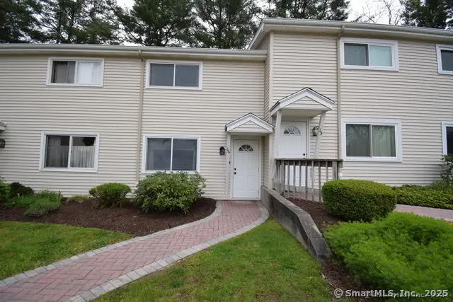 74 Washington Road #APT 16, Woodbury, CT 06798 - Image #1