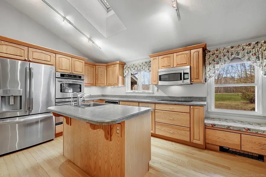 23 Loeffler Road, Bloomfield, CT 06002 - Image #3