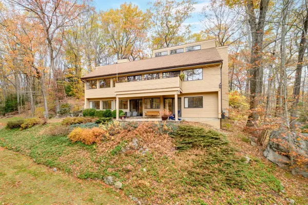 52 Mill Spring Lane, Stamford, CT 06903