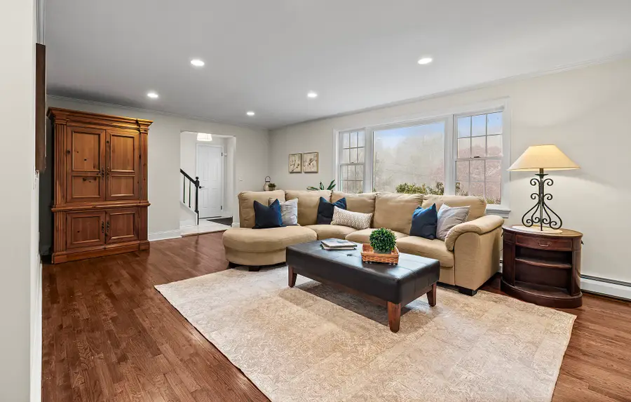 137 Walnut Grove Road, Ridgefield, CT 06877 - Image #3