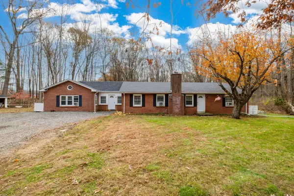 9 Storrs Heights Road, Mansfield, CT 06268