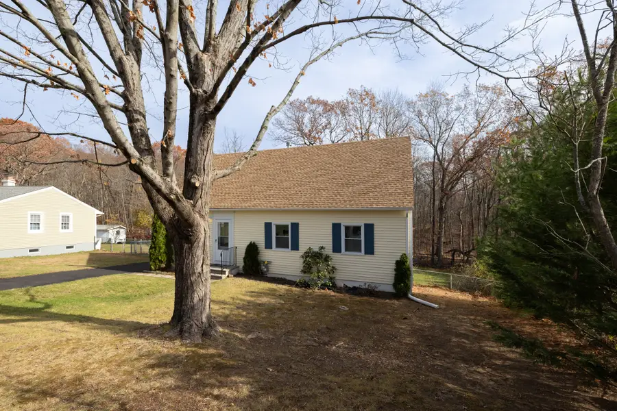 21 Longwood Drive, Naugatuck, CT 06770 - Image #2