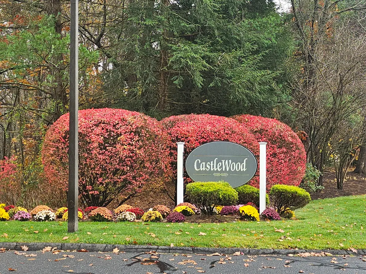 208 Castlewood Drive #208, Bloomfield, CT 06002 - Image #1