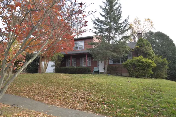 41 Pepperbush Lane, Fairfield, CT 06824