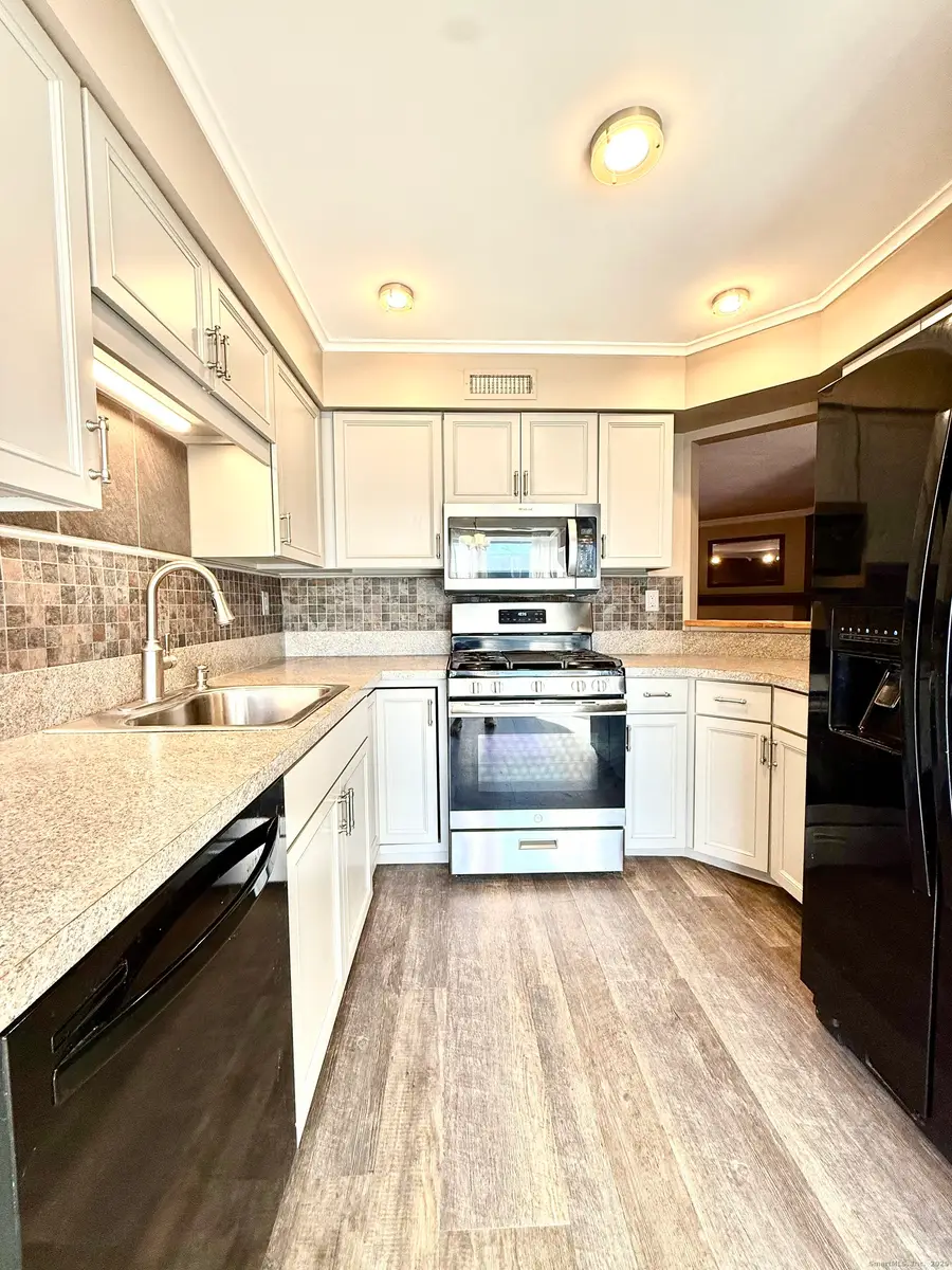 27 Country Walk #27, Shelton, CT 06484 - Image #3