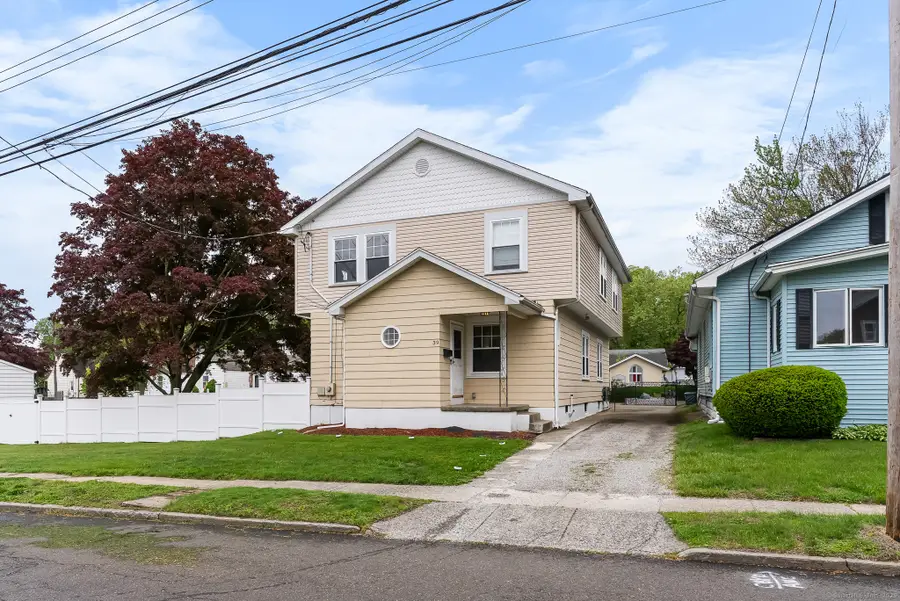 39 Woodcrest Avenue, Stratford, CT 06614 - Image #2