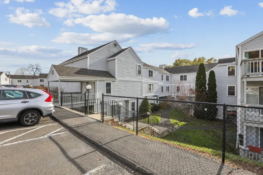 55 Mill Plain Road #32-17, Danbury, CT 06811 - Image #3