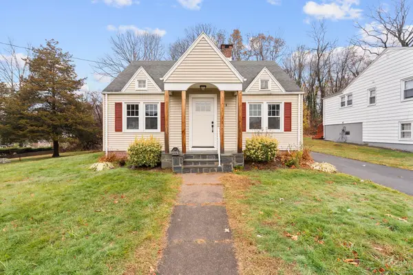 29 Haywood Lane, Hamden, CT 06514