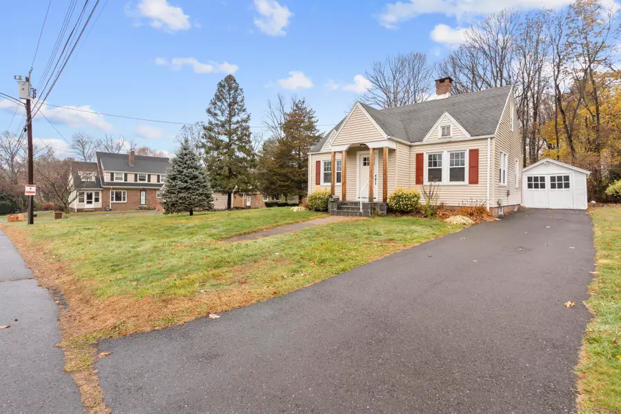 29 Haywood Lane, Hamden, CT 06514 - Image #2