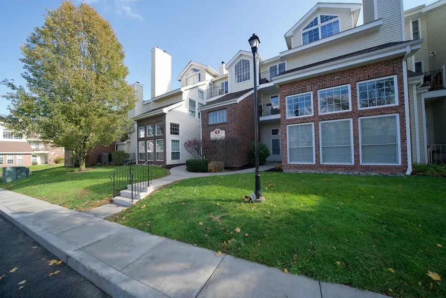 130 Carriage Crossing Lane #130, Middletown, CT 06457 - Image #2