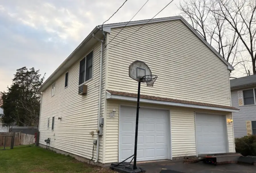 17 Woodworth Street, Suffield, CT 06078 - Image #2