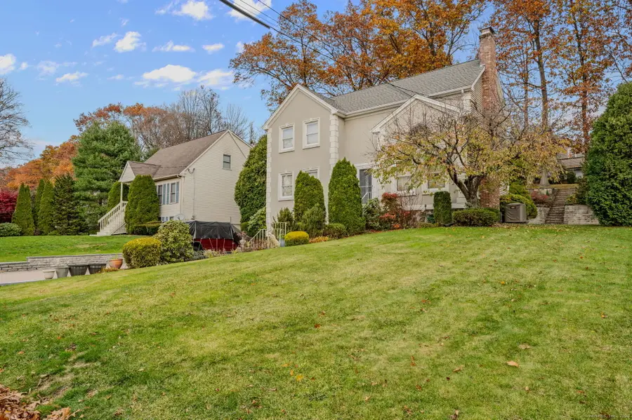 102 Westlook Road, Wethersfield, CT 06109 - Image #3