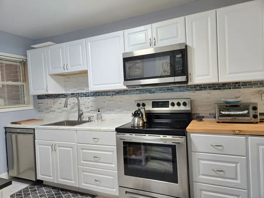 31 West Walk #31, West Haven, CT 06516 - Image #3