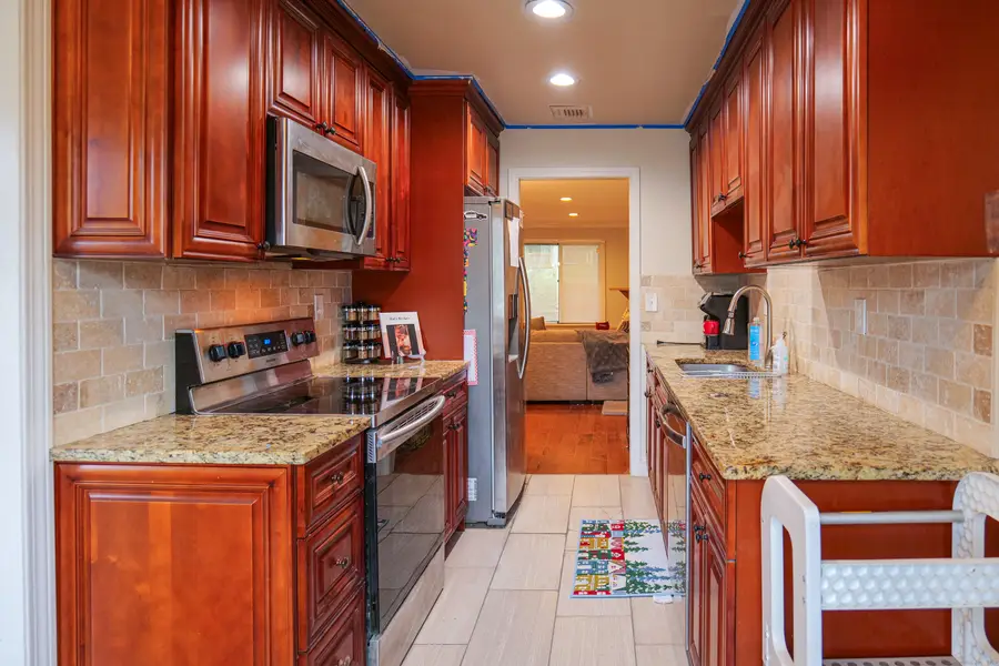 7 Willow Court #7, Cromwell, CT 06416 - Image #2