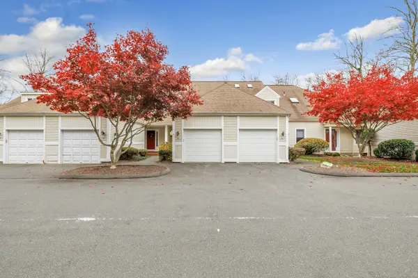 304 Summerfield Gardens #304, Shelton, CT 06484