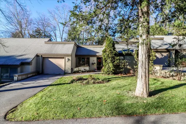 25 Heritage Crest #C, Southbury, CT 06488