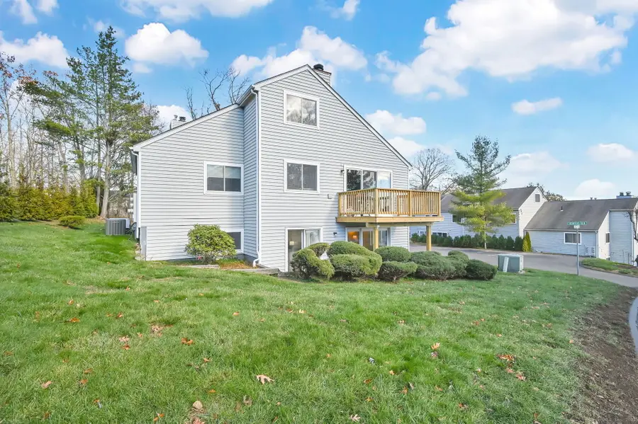 1 Hunters Run #1, Cromwell, CT 06416 - Image #2