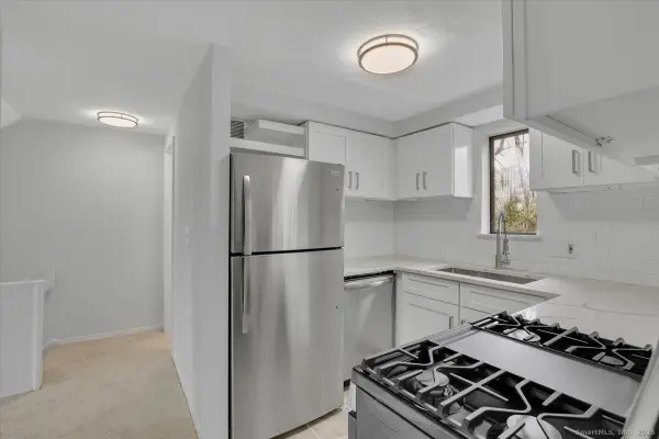 3 Trolley Crossing Lane #3, Middletown, CT 06457