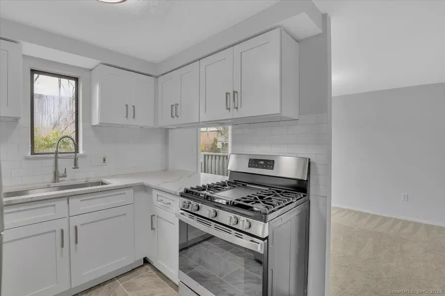 3 Trolley Crossing Lane #3, Middletown, CT 06457 - Image #2