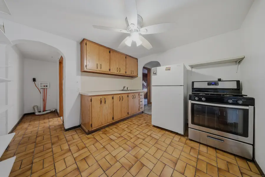 332 Palisade Avenue, Bridgeport, CT 06610 - Image #2