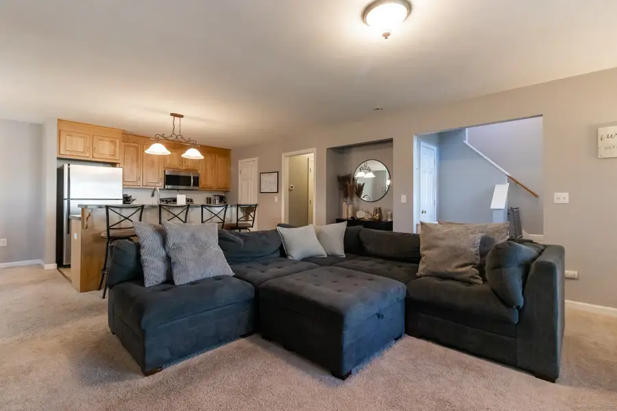 18 Folkstone Road #APT B, East Windsor, CT 06016 - Image #3