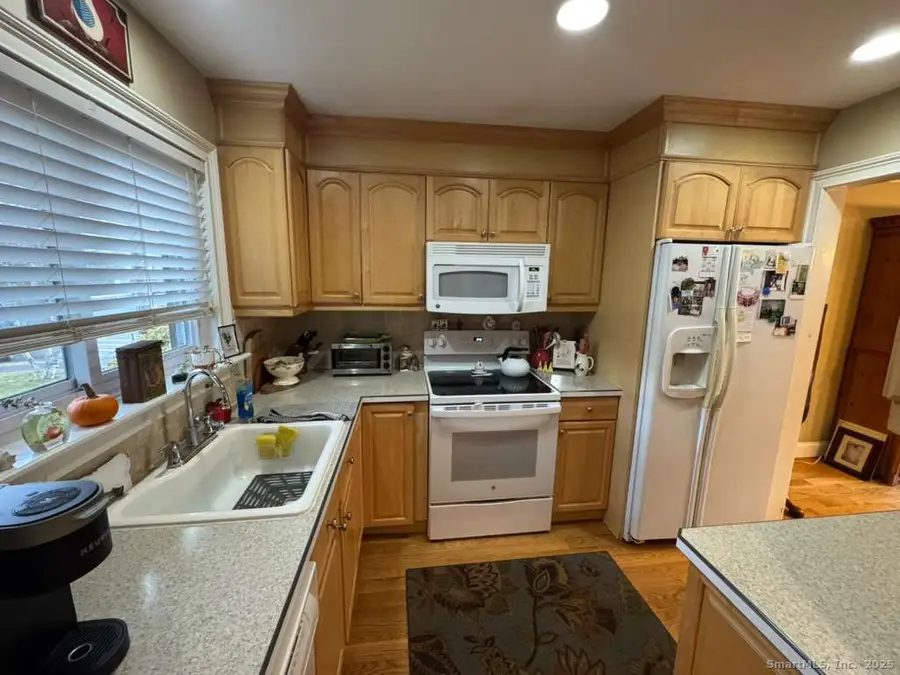 18 Greenbriar Drive #APT A, Farmington, CT 06032 - Image #2