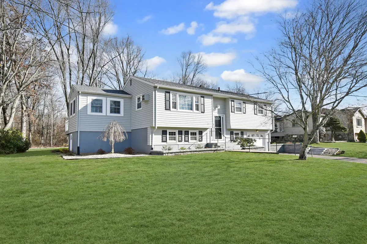 122 Nejako Drive, Middletown, CT 06457 - Image #1
