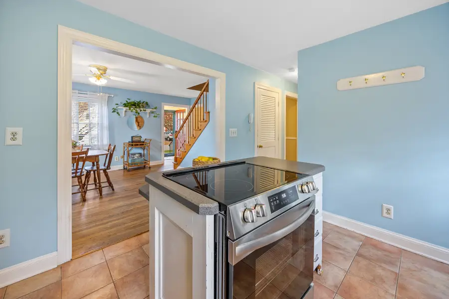 71 Treadwell Avenue, Thomaston, CT 06787 - Image #2