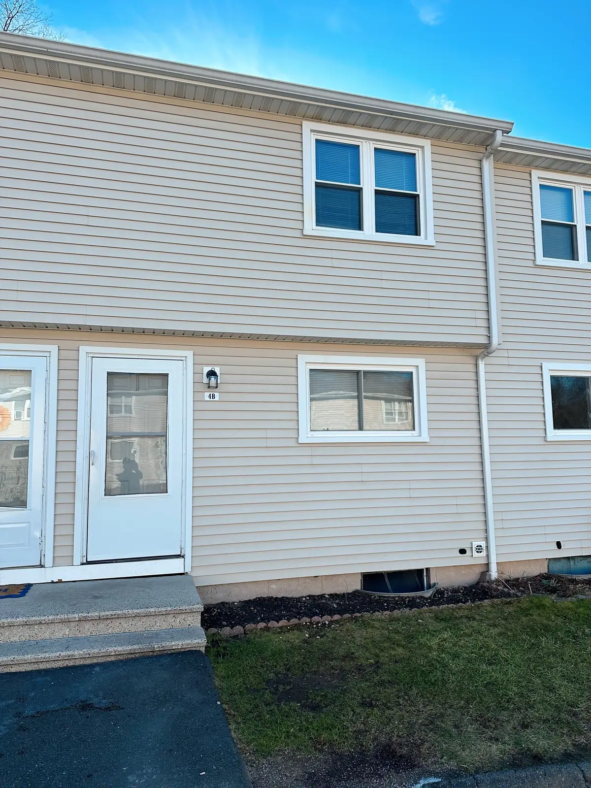 1081 New Haven Road #APT 4B, Naugatuck, CT 06770 - Image #1